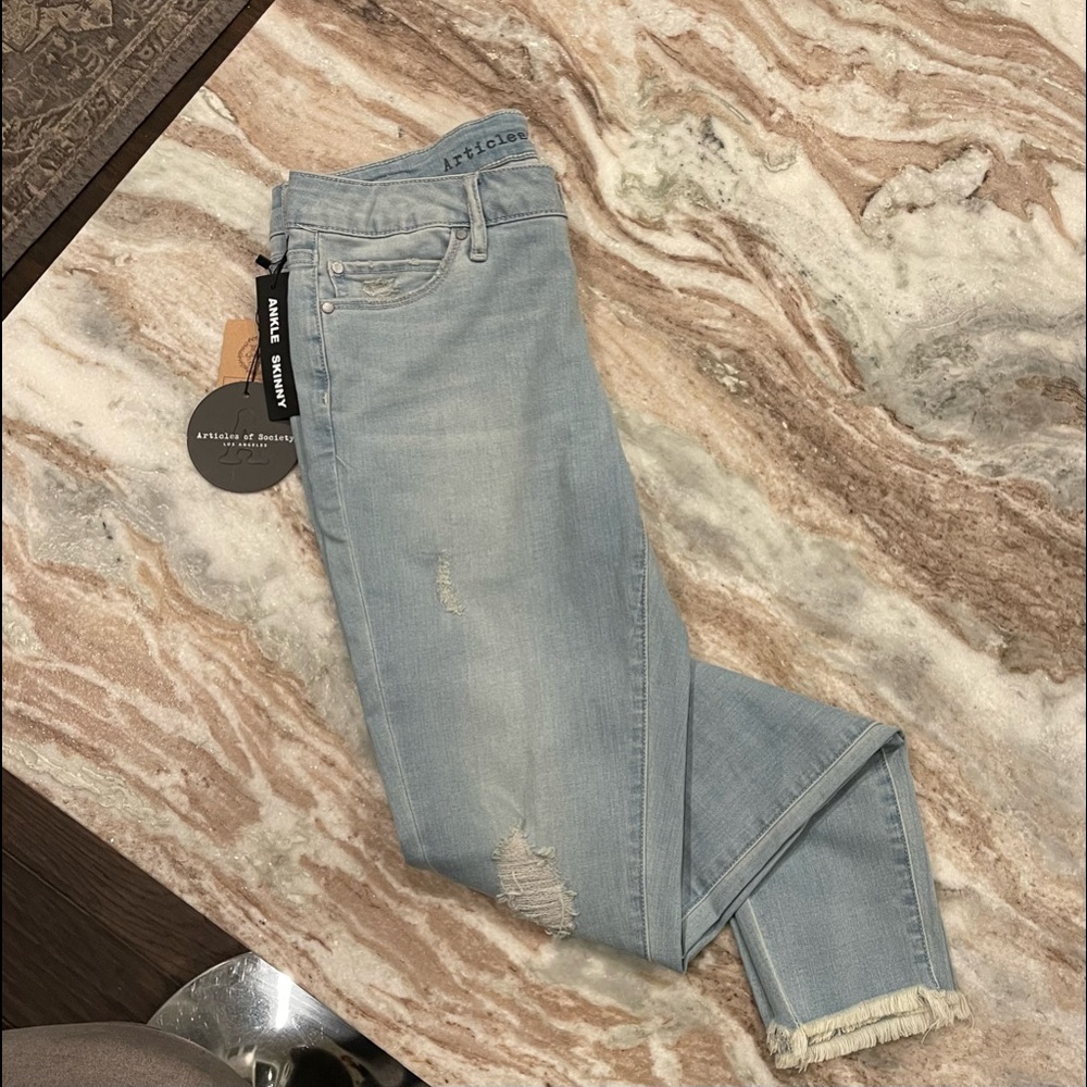 Articles of Society skinny jeans distressed… size 28 … new with tag